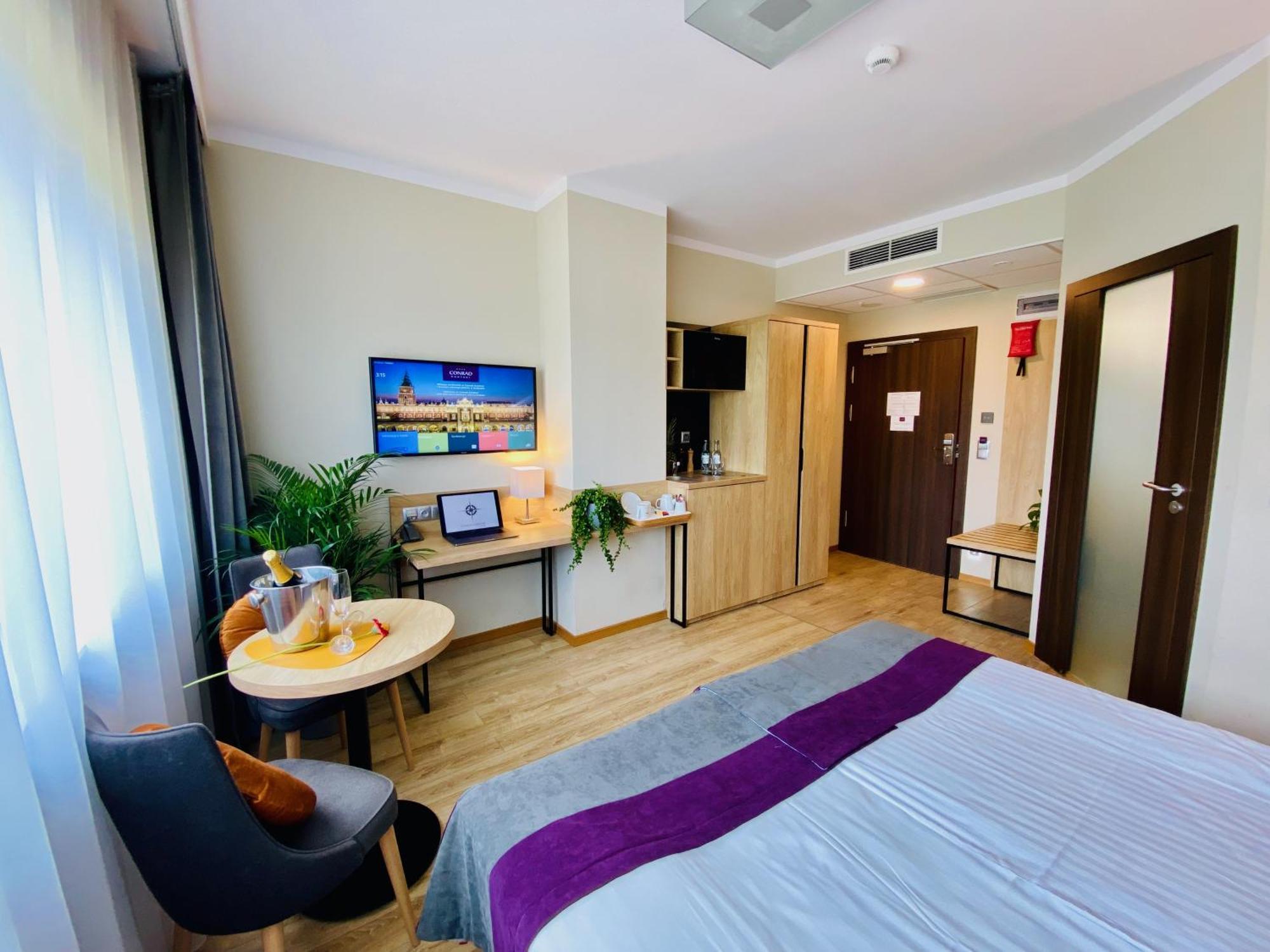 Hotel Conrad Comfort Krakow Bagian luar foto