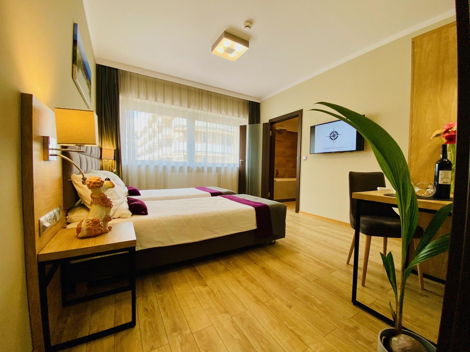 Hotel Conrad Comfort Krakow Bagian luar foto