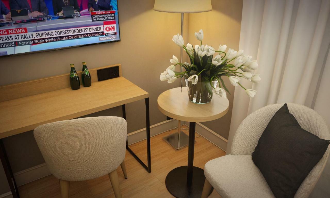Hotel Conrad Comfort Krakow Bagian luar foto